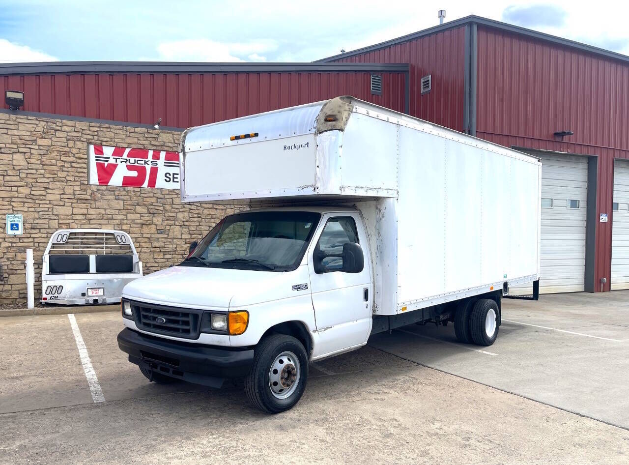 2005 FORD E-450