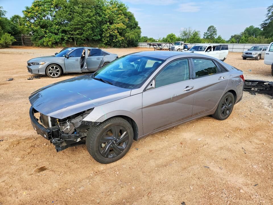 2022 HYUNDAI Elantra
