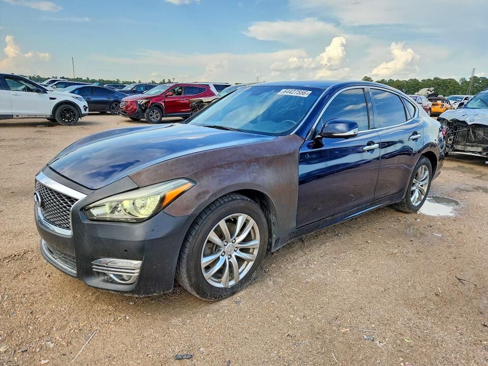 2015 INFINITI Q70