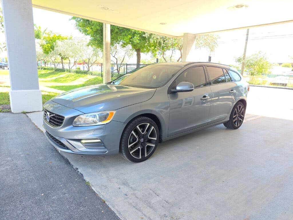 2018 VOLVO V60