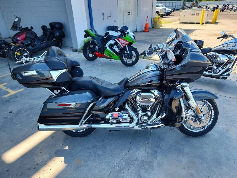 2016 HARLEY DAVIDSON FLTRUSE / CVO Road Glide Ultra