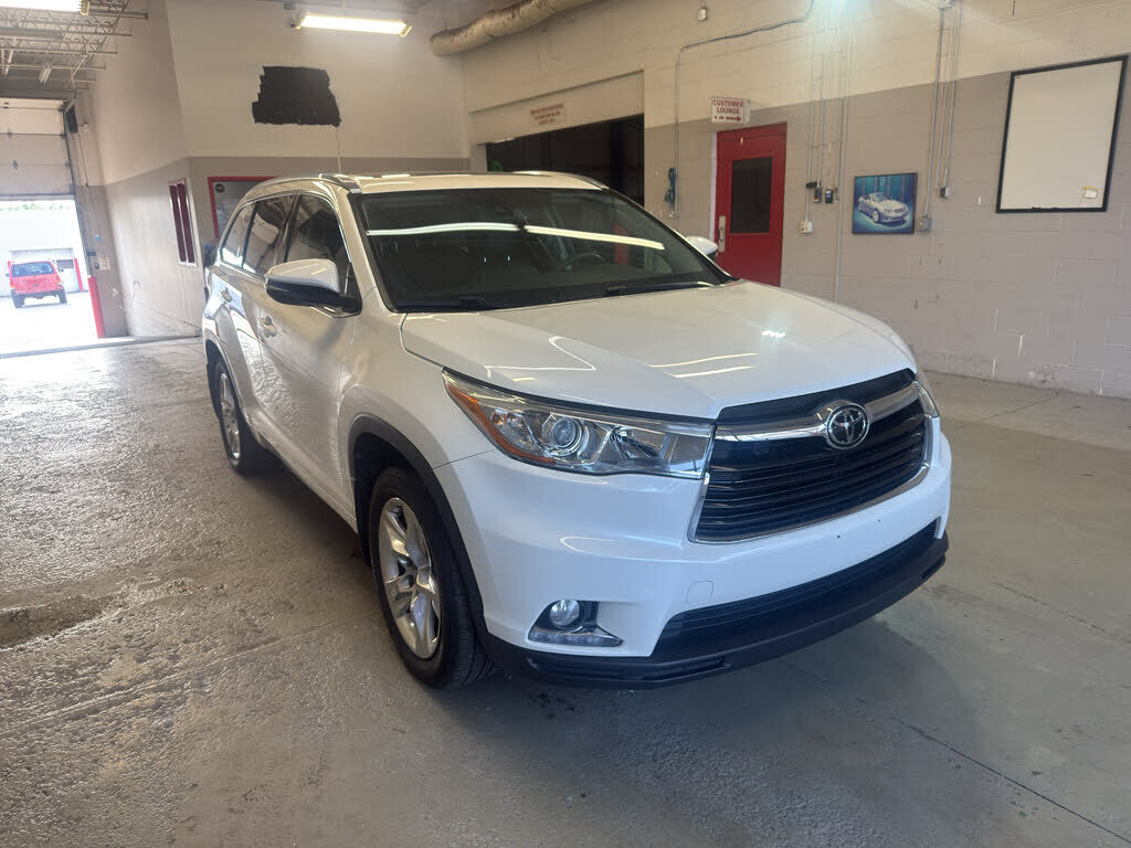 2016 TOYOTA Highlander