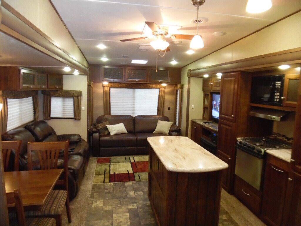2014 FOREST RIVER Chaparral