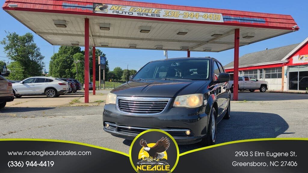 2012 CHRYSLER Town and Country