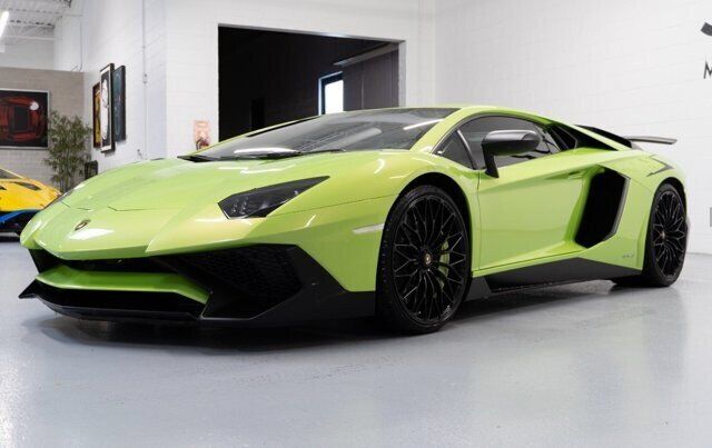 2016 LAMBORGHINI Aventador