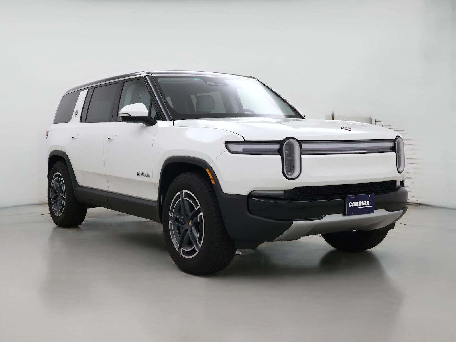 2025 RIVIAN R1S
