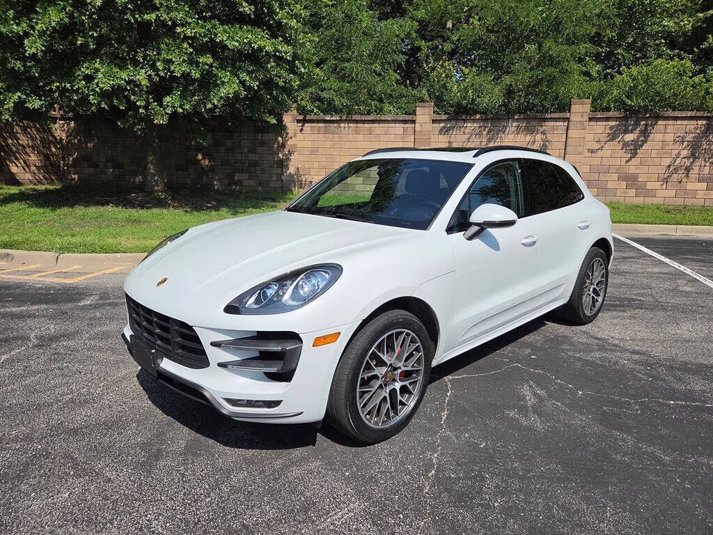 2017 PORSCHE Macan