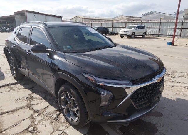 2025 CHEVROLET Trax