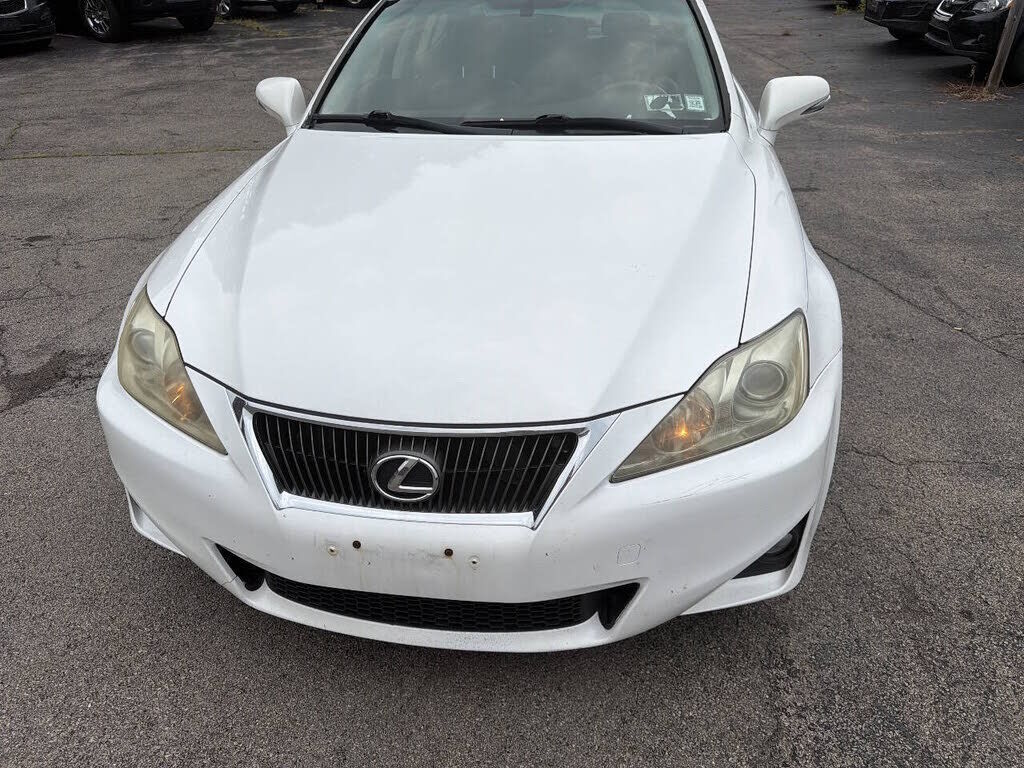 2011 LEXUS IS