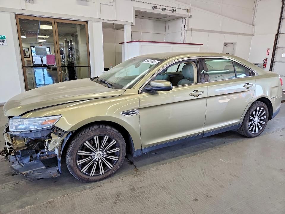 2013 FORD Taurus