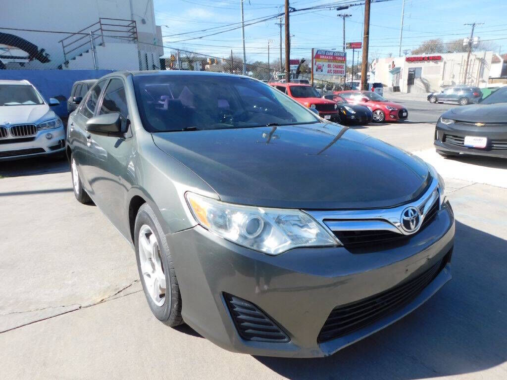 2012 TOYOTA Camry