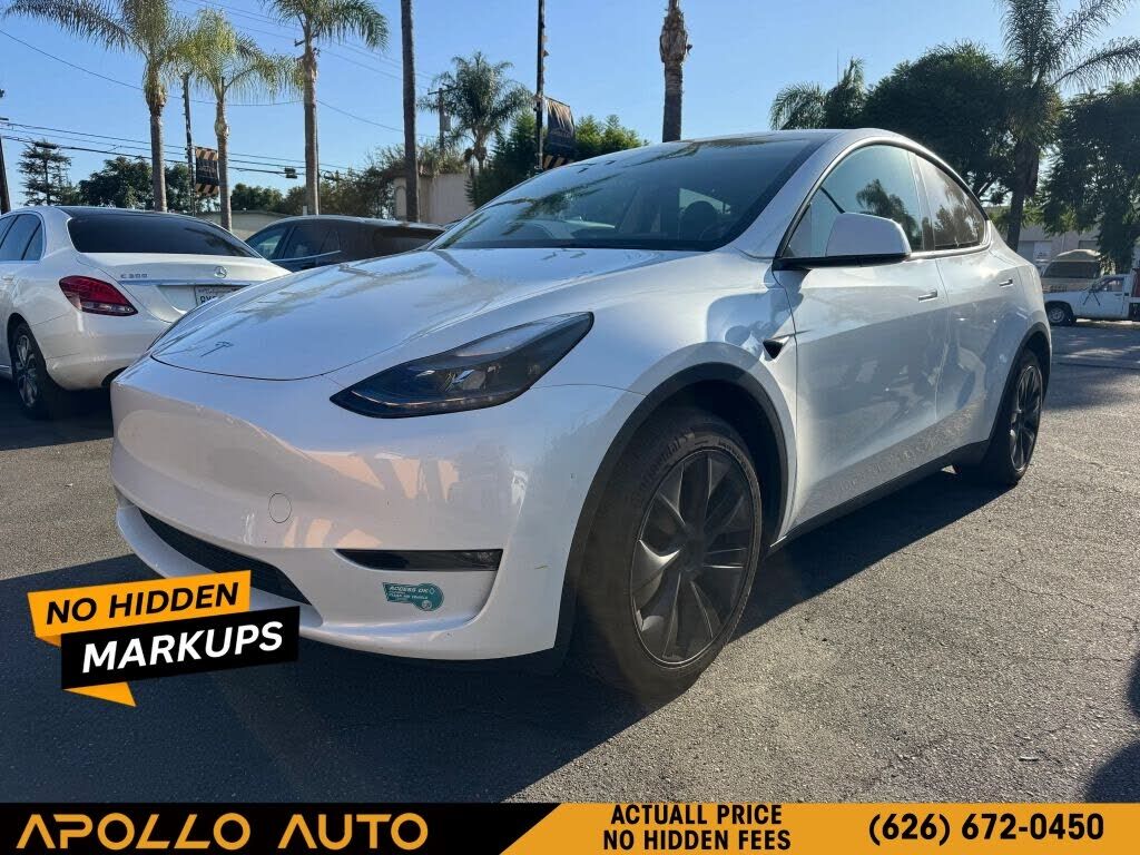 2025 TESLA Model Y