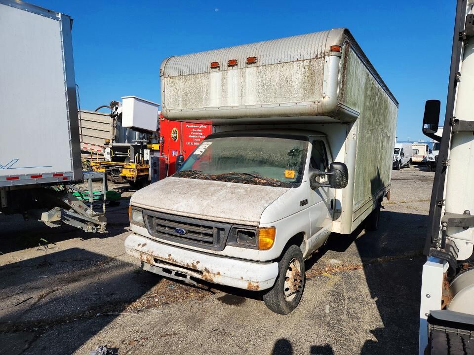 2004 FORD E-450