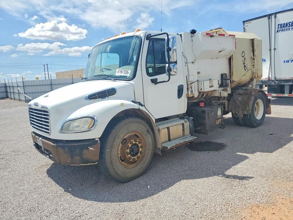 2016 FREIGHTLINER M2