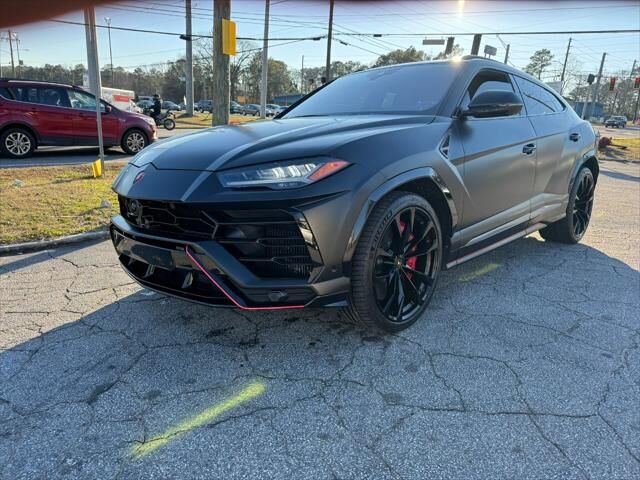 2019 LAMBORGHINI URUS