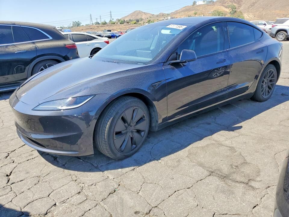 2024 TESLA Model 3