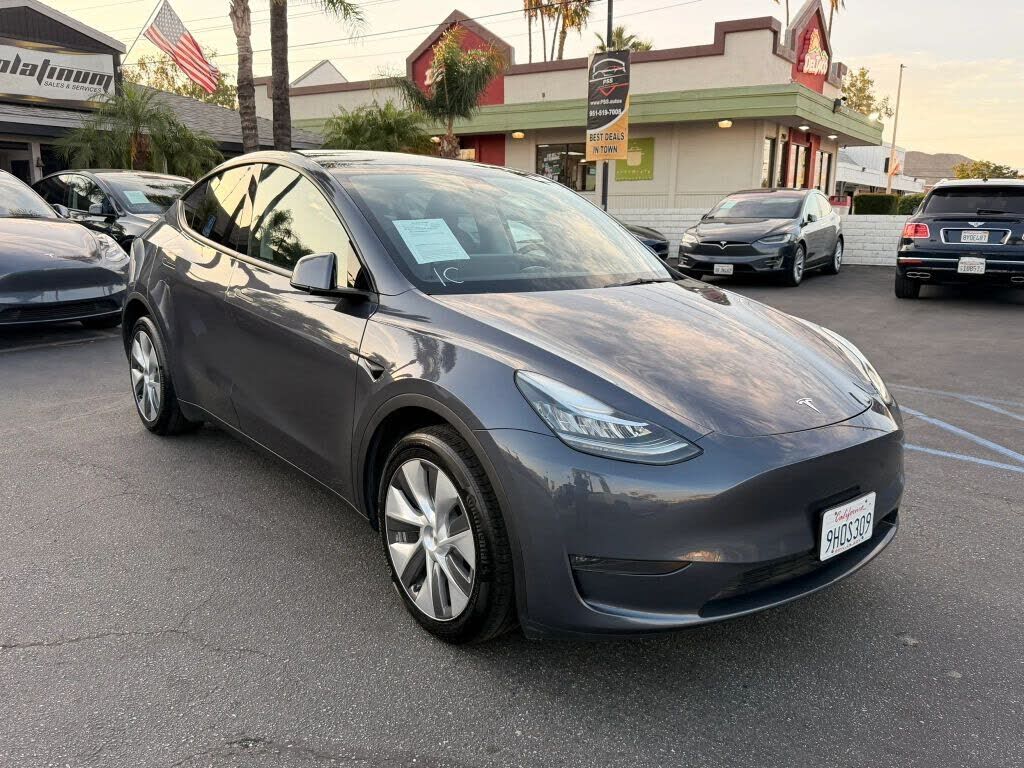 2023 TESLA Model Y