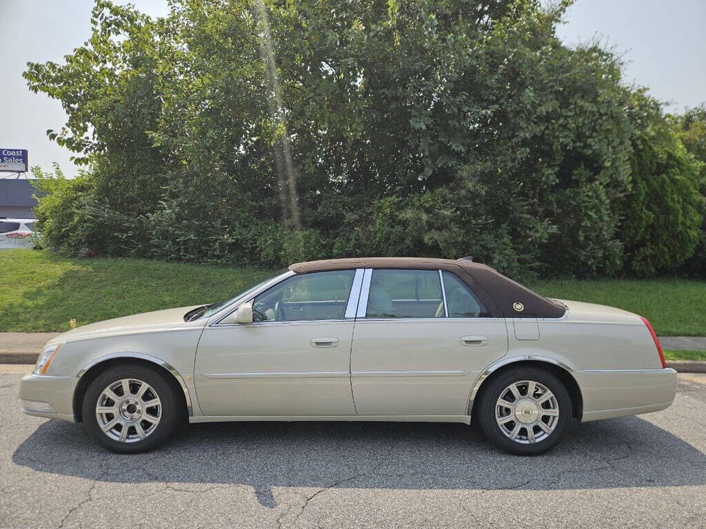 2011 CADILLAC DTS