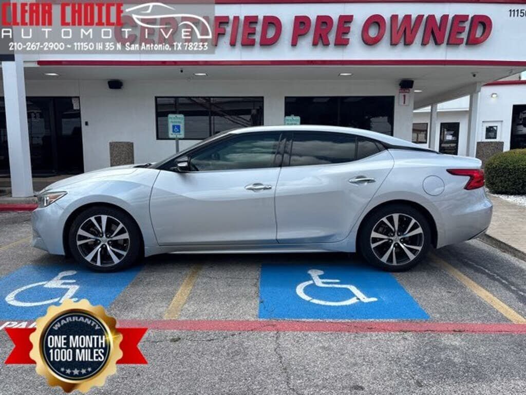 2017 NISSAN Maxima