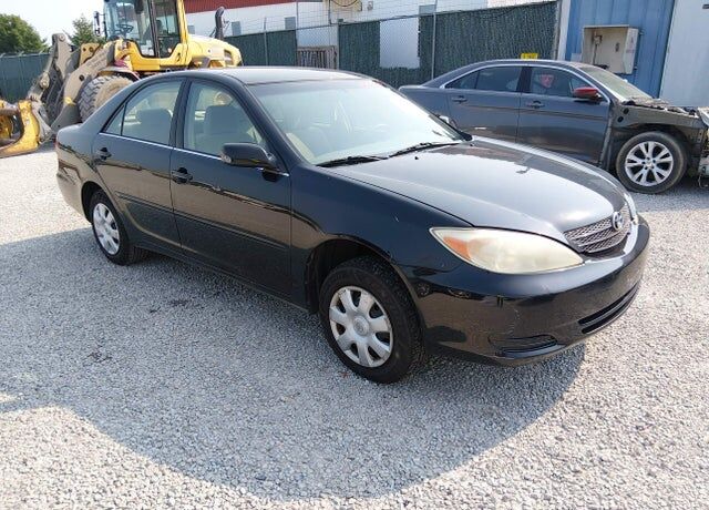 2004 TOYOTA Camry