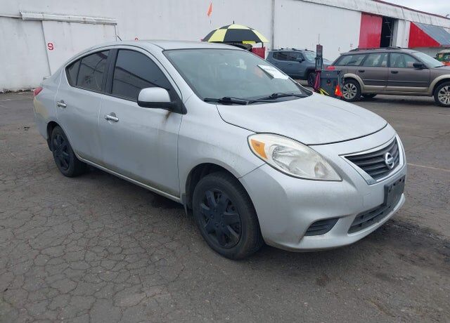 2013 NISSAN Versa