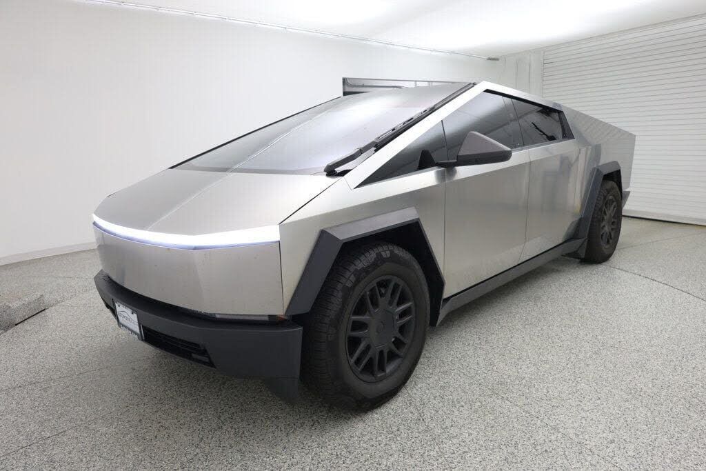 2024 TESLA Cybertruck