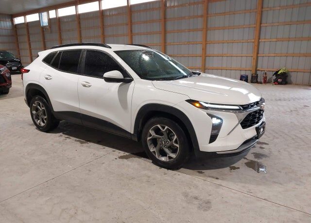 2024 CHEVROLET Trax