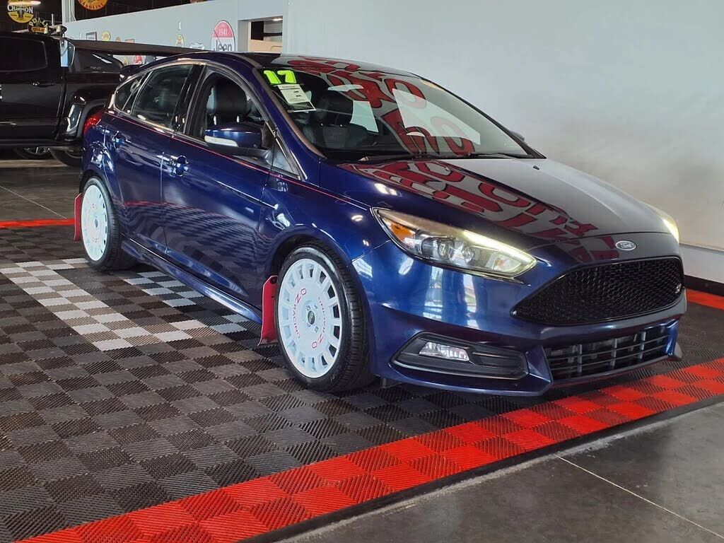2017 FORD Focus