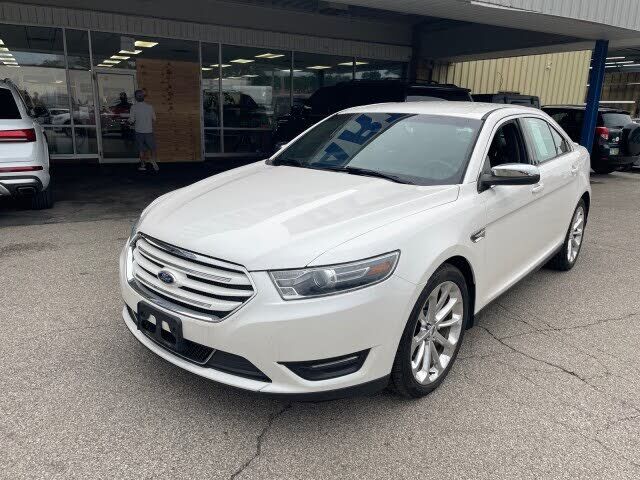 2015 FORD Taurus