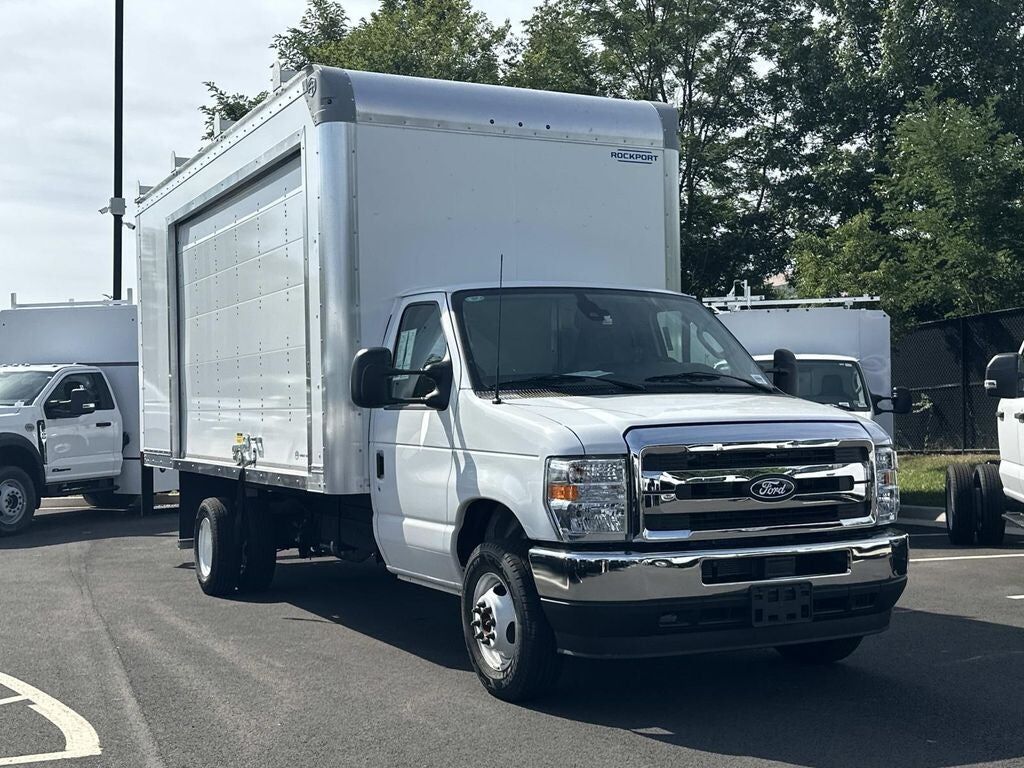 2027 FORD E-450