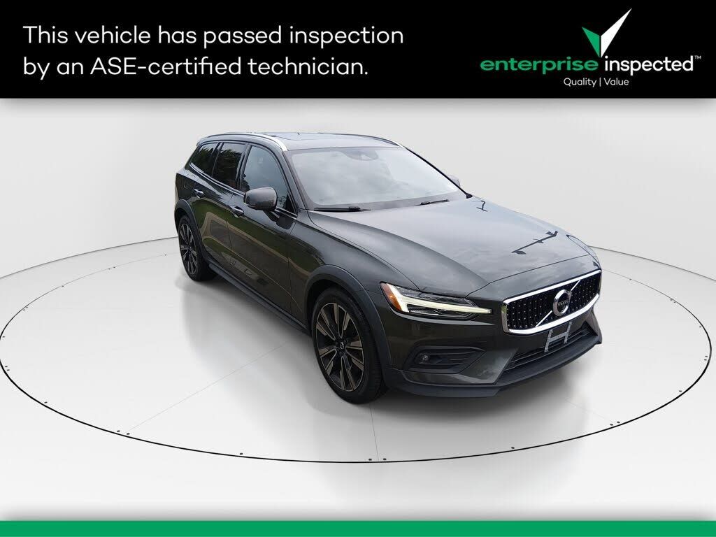 2020 VOLVO V60CC