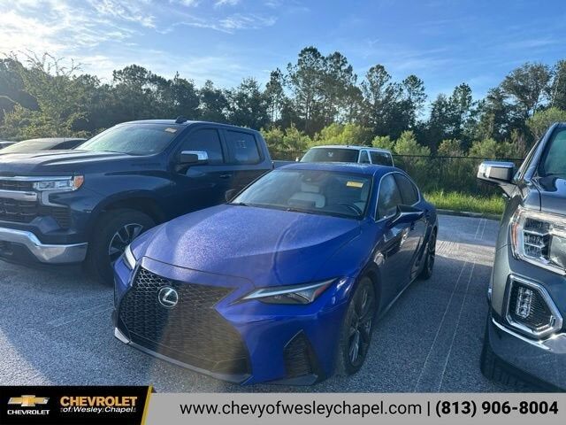 2022 LEXUS IS