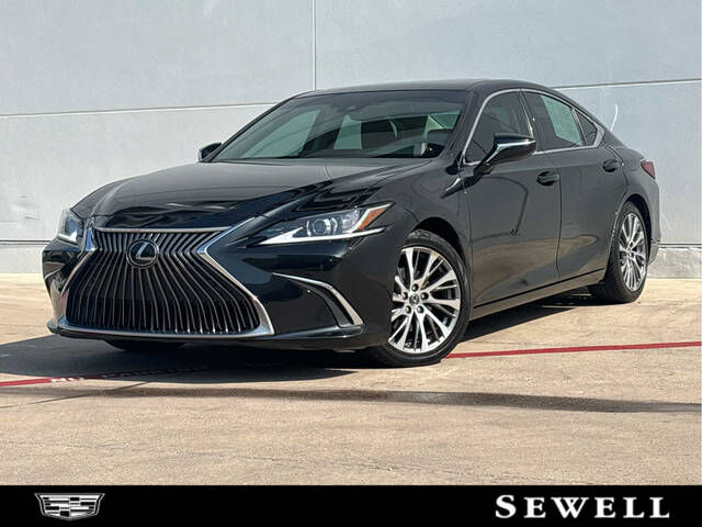 2019 LEXUS ES