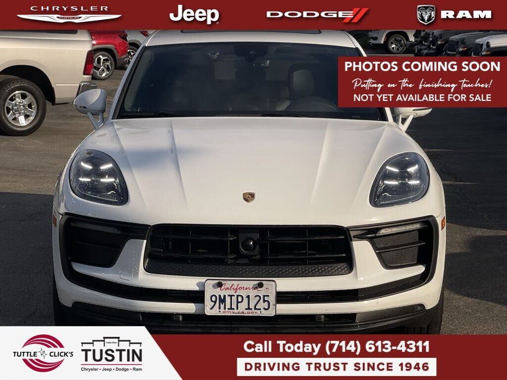 2024 PORSCHE Macan