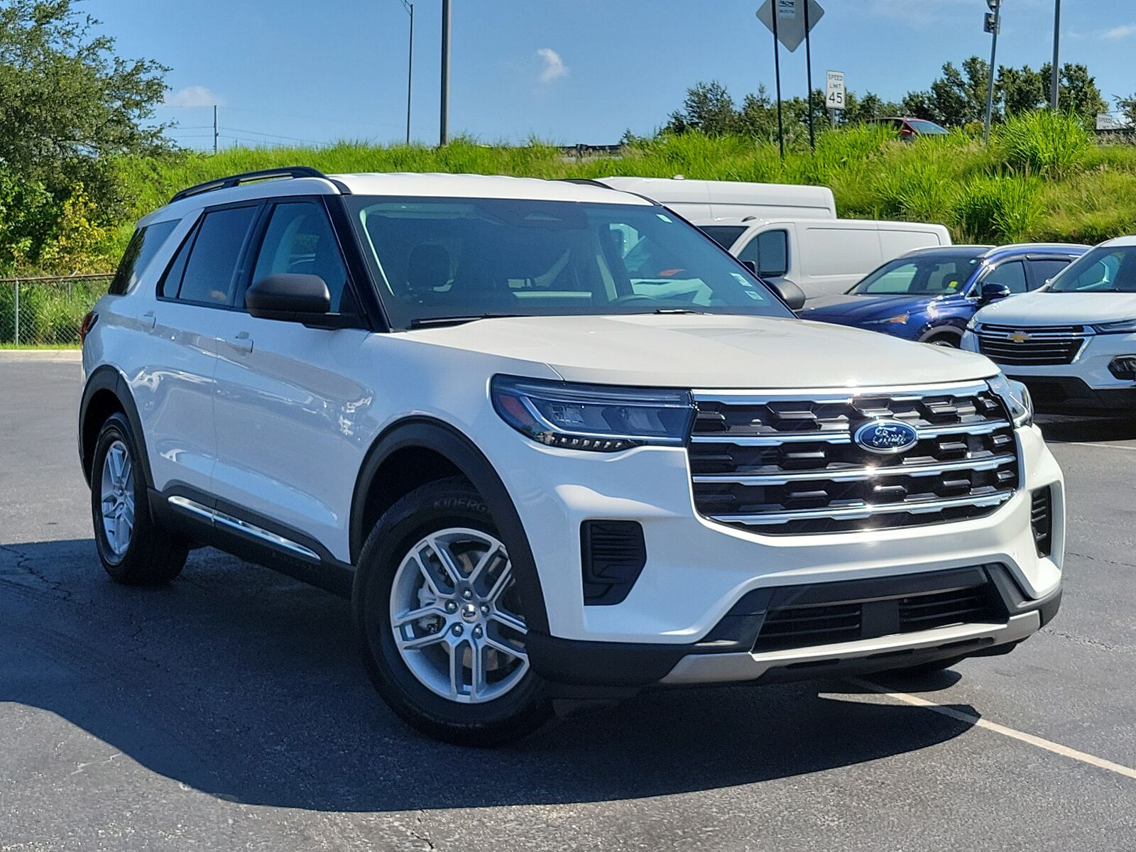 2025 FORD Explorer