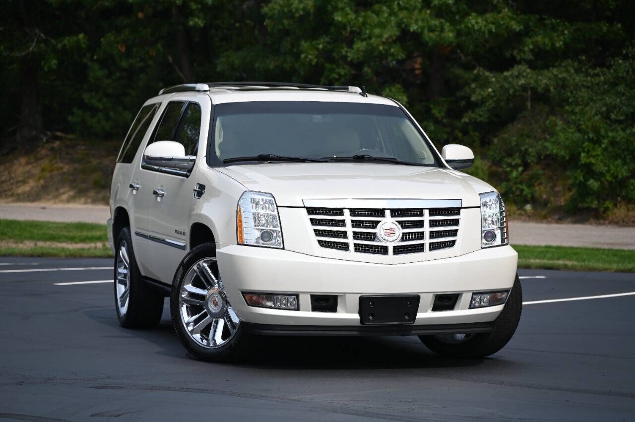 2011 CADILLAC Escalade