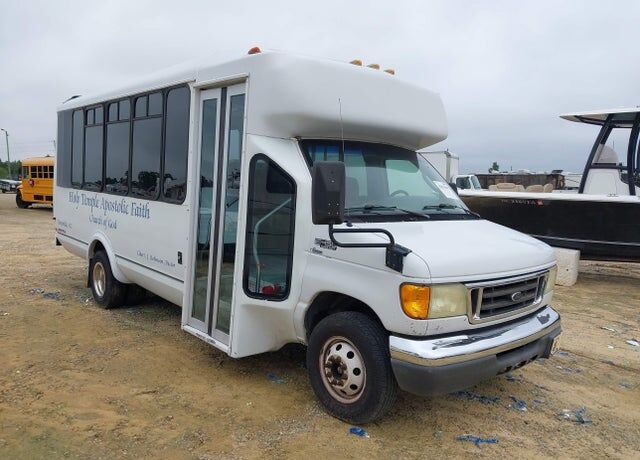 2005 FORD E-450