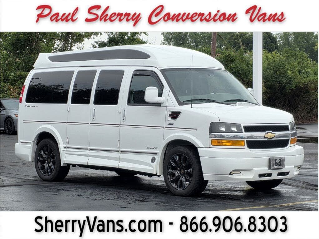 2023 CHEVROLET Express