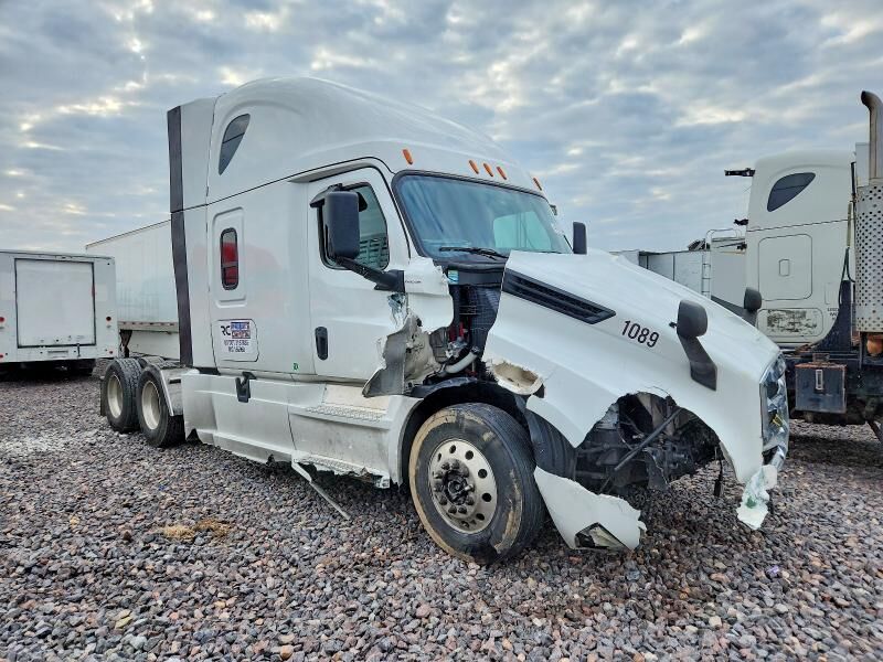 2020 FREIGHTLINER New Cascadia 126" Sleepercab