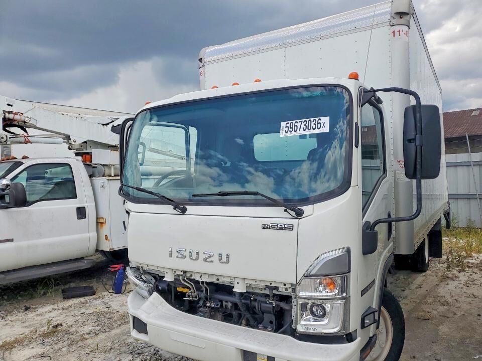 2023 ISUZU NPR-HD