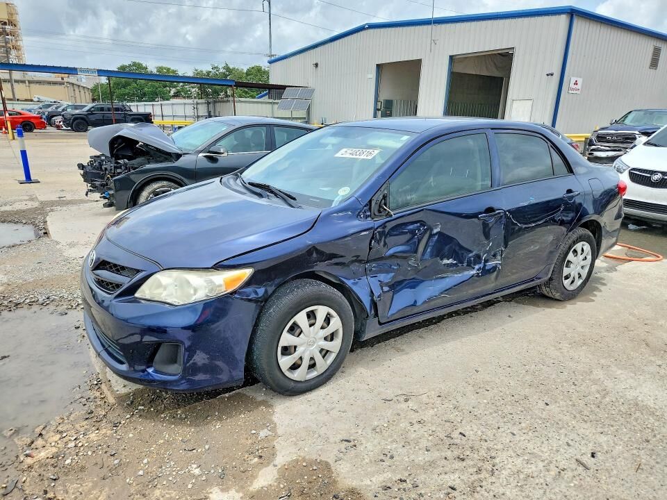2013 TOYOTA Corolla