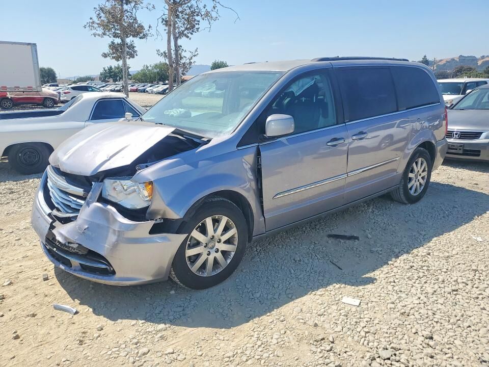 2013 CHRYSLER Town and Country