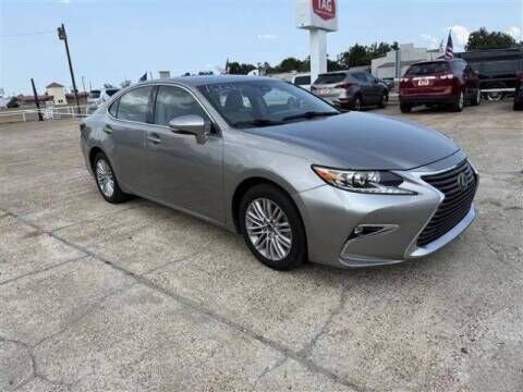 2016 LEXUS ES