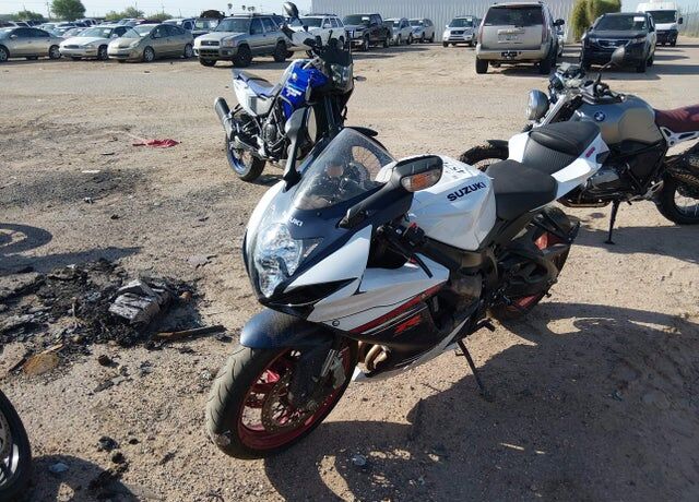 2024 SUZUKI GSX-R600