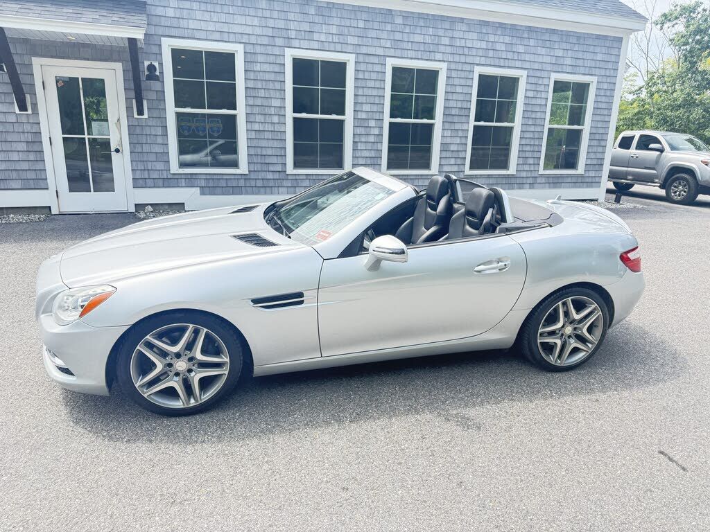 2016 MERCEDES-BENZ SLK-Class