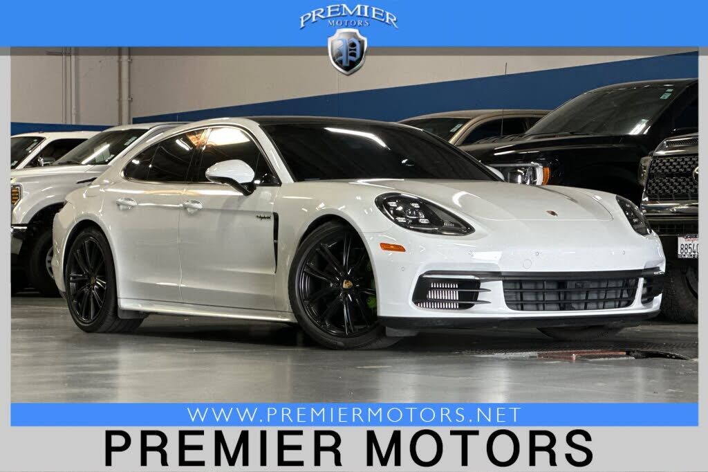 2019 PORSCHE Panamera