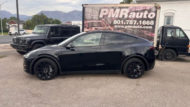 2023 TESLA Model Y