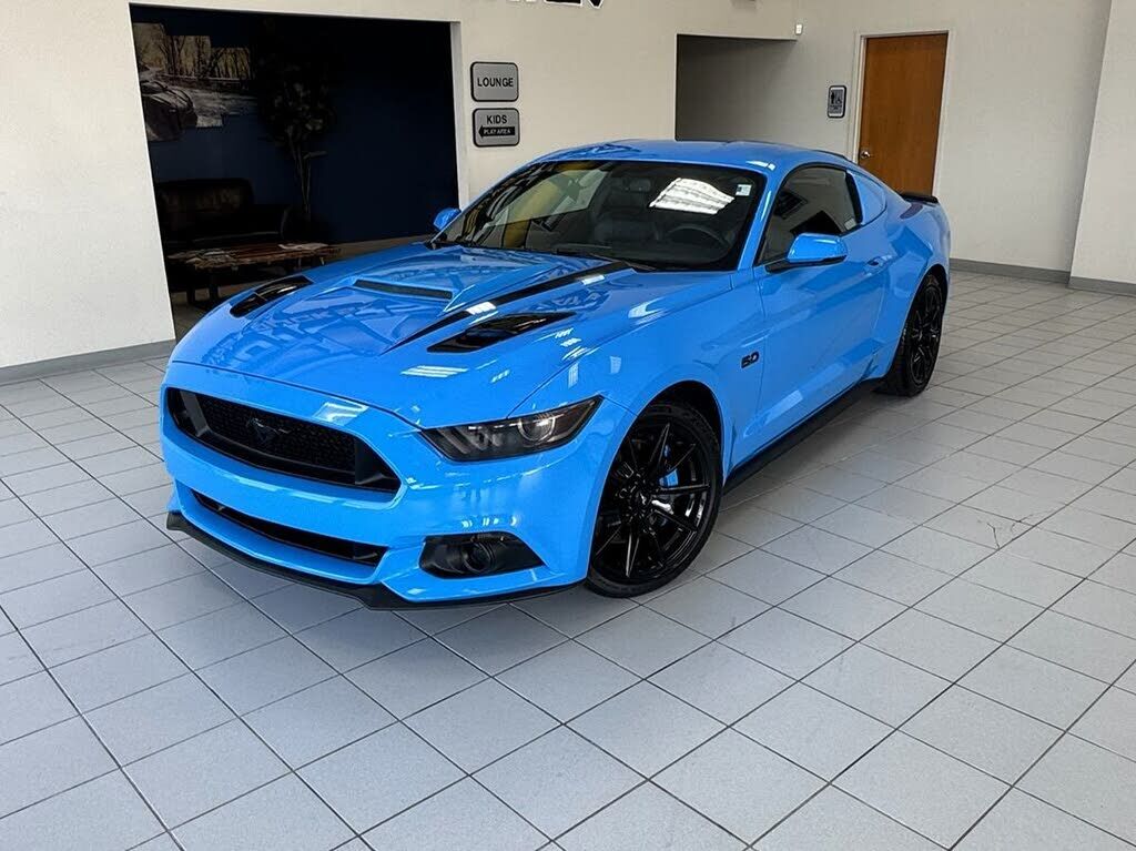2017 FORD Mustang