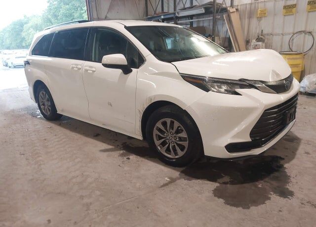 2022 TOYOTA Sienna