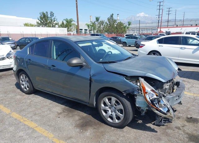 2012 MAZDA Mazda3
